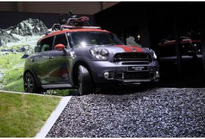 A Ginevra debutta lesclusiva MINI Countryman Park Lane